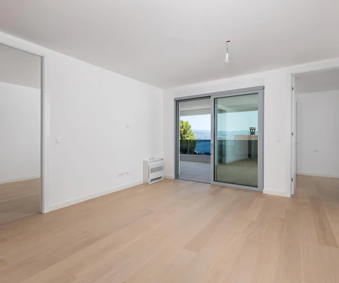 Apartamento de tres dormitorios en venta con jardín y terraza en Opatija, Croacia