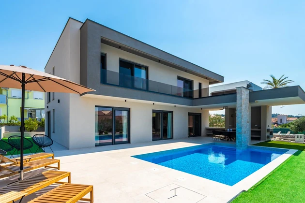 Brodarica, villa moderne avec piscine, 283,62 m²