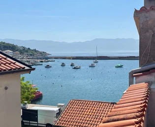 DUPLEX APARTMENT WITH SEA VIEW, IN THE HEART OF THE OLD TOWN, 20 M FROM THE BEACH!