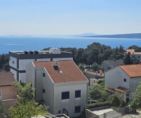Penthouse mit Dachterrasse und Meerblick, 250 m vom Strand entfernt!