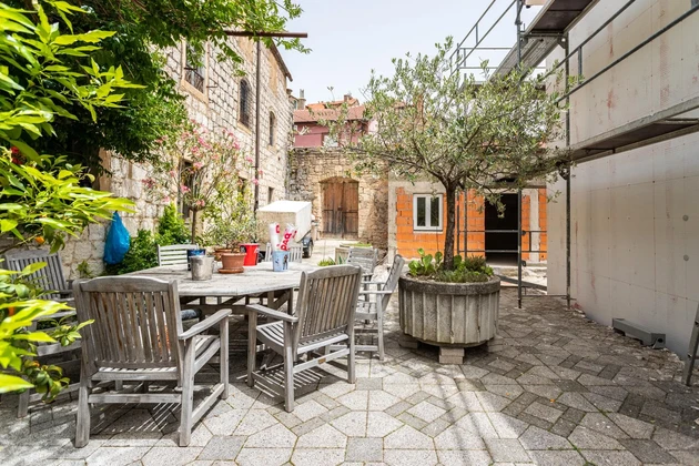 Casa de piedra disponible en el corazón de Sinj, en Croacia