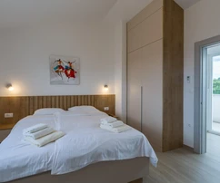 Modernes Haus mit Pool in Svetvinčenat zu verkaufen in Kroatien