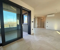 NOUVELLE VUE APPARTEMENT, DANS UN ENDROIT CALME !