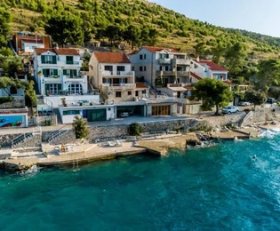 Casa frente al mar cerca de Šibenik