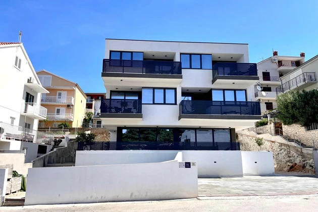 Apartmanska kuća na prodaju Hvar luksuzna investicija