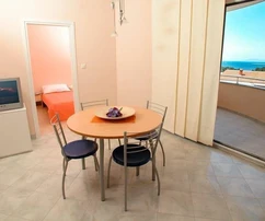 Casa di appartamenti, Istria, Medulin