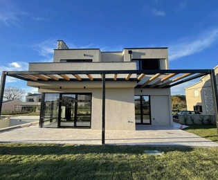 Modern villa with a swimming pool for sale in Marčana in Croatia