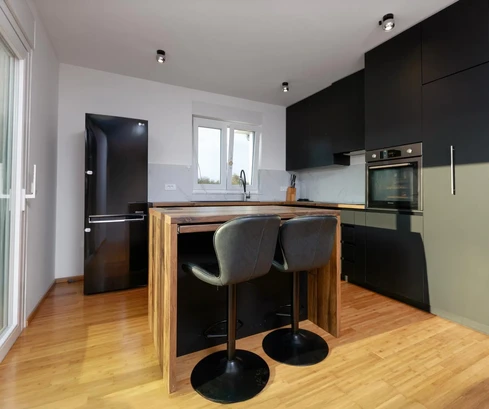 Moderne Fertighaus in Vrbnik zu verkaufen in Kroatien