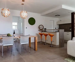 ATTICO ATTRAENTE CON VISTA MARE E JACUZZI, A 450 M DAL MARE!