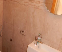 Продается дом для отдыха в Лижняне недалеко от моря в Хорватии.