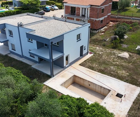 Istrien, Porec - Exklusive Doppelhaushälfte von höchster Qualität mit Swimmingpool und Wellness