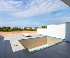 Vodice, modern ház medencével és privát kerttel
