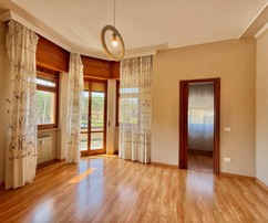 Four-bedroom flat with terrace and concierge service in Loano - Poeti Bassa area