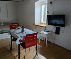 Vis, Komiža, maison en pierre avec appartements