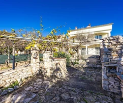 Istrien, Rovinj, Geräumige wohnung mit terrasse und garten zu verkaufen