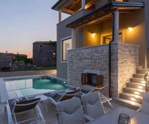 Istrie, Buje, istrijský dům s bazénem a panoramatickým výhledem