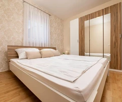 Malinskán felújított ház apartmanokkal eladó Horvátországban