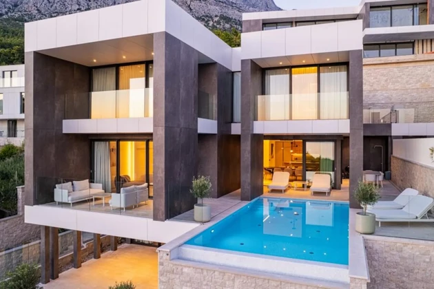 Villa di lusso in vendita a Baška Voda a pochi passi dal mare in Croazia
