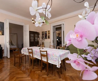 Exklusive sechszimmerige Wohnung im Zentrum von Rijeka zu verkaufen in Kroatien