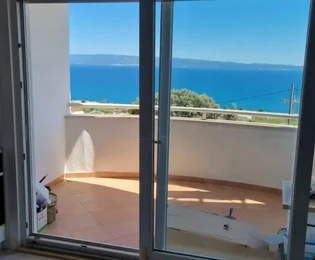 Spalato, Žnjan, comodo appartamento bilocale di 84 m², vista mare, garage di 16 m²