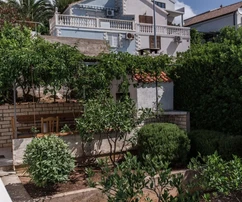 Vis, Rukavac, casa independiente con 3 unidades residenciales, vista al mar