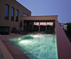 Villa avec piscine et vue mer à vendre à Novigrad en Croatie