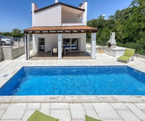 Tinjan - Moderna casa bifamiliare con piscina in vendita
