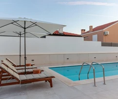 Maison individuelle avec piscine à vendre à Vrsi en Croatie