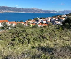 Trogir, Mastrnika, stavebný pozemok 3356 m2, výhľad na more