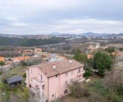 Labin, Kapelica, Elegante villa familiare con ampio giardino a Labin