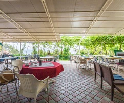 Vila s reštauráciou na predaj v Brelách len pár krokov od pláže v Chorvátsku