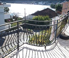 Encantadora casa con vista al mar cerca de la playa en Trogir en venta