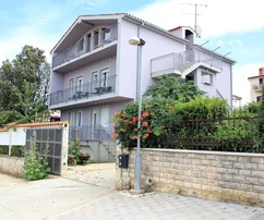Medulin, Banjole: Splendida casa plurifamiliare con piscina e jacuzzi in vendita