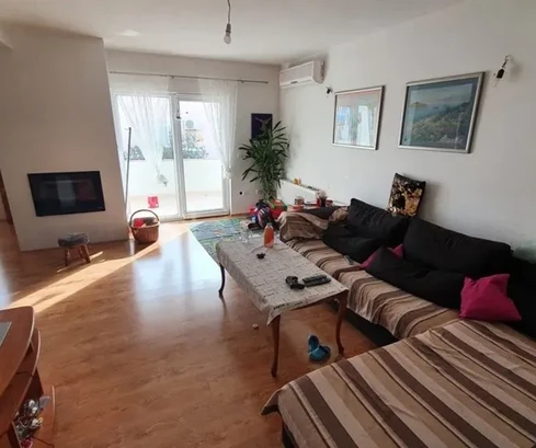 Čiovo, Okrug Gornji, appartement de trois pièces 135 m2, grande terrasse, garage