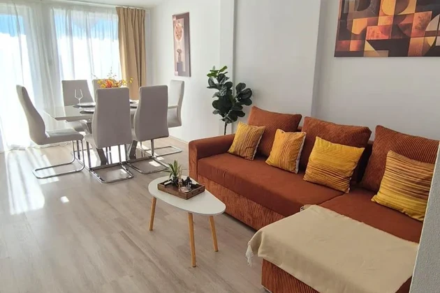Istria, Novigrad – nowocześnie odnowione mieszkanie na parterze z ogrodem, 400 m od morza