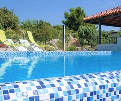 Vila u moře v Rogoznici s infinity bazénem na prodej