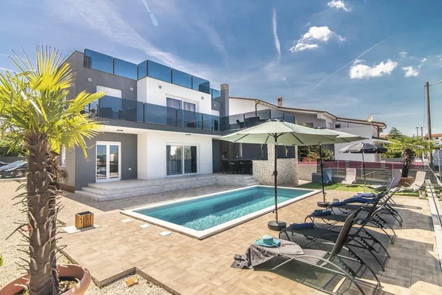Ližnjan, Istria: Remarkable sea-view house ideal for tourism