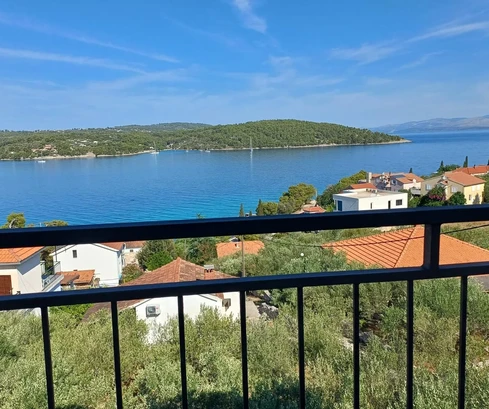 Casa independiente en venta con vista al mar en Croacia
