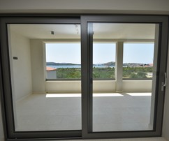 Wohnung mit Meerblick in Tribunj zu verkaufen