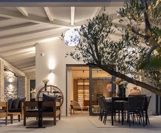 Villa in pietra con piscina in vendita a Parenzo in Croazia