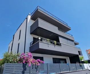 Trogir, Központ, 3 hálószobás lakás 160 m2, új építés, TOP elhelyezkedés!!!