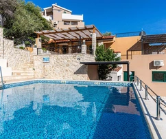 Freistehendes Haus mit Pool in Marina zu verkaufen in Kroatien