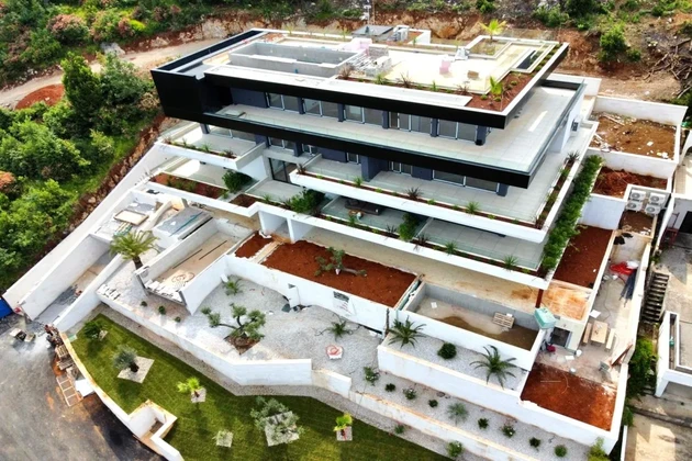 MODERN APARTMENT WITH PANORAMIC SEA VIEW!