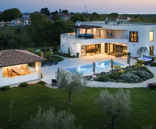 Luxusná vila s bazénom na predaj v Svetvinčenate v Chorvátsku