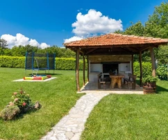 Lovely House with pool and large garden, Istria, Motovun