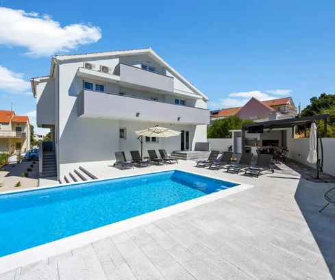 Nuova casa vacanze vicino a Sebenico