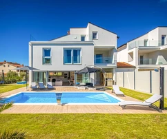 FOR SALE, MODERN VILLA, NEAR POREČ, QUIET LOCATION
