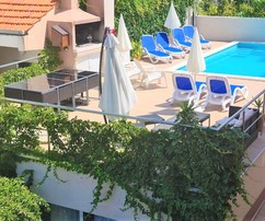 Villa Appartamento Ciovo con piscina e accesso alla spiaggia