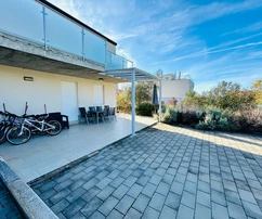 Istria, Novigrad, apartamento en planta baja con gran patio privado