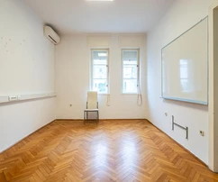 Priestranný päťizbový byt na predaj v Splite, časť Bačvice v Chorvátsku